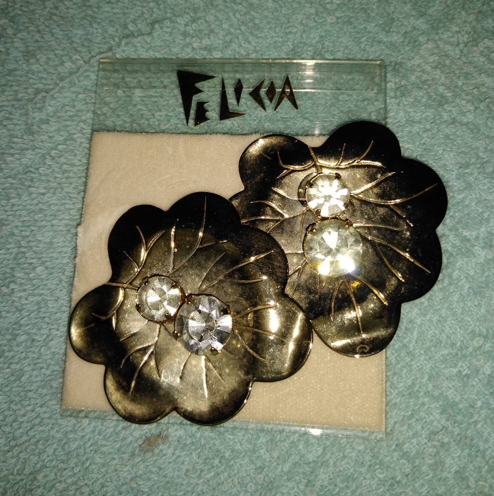 Vintage Felicia Earrings Flower Leaf Shape